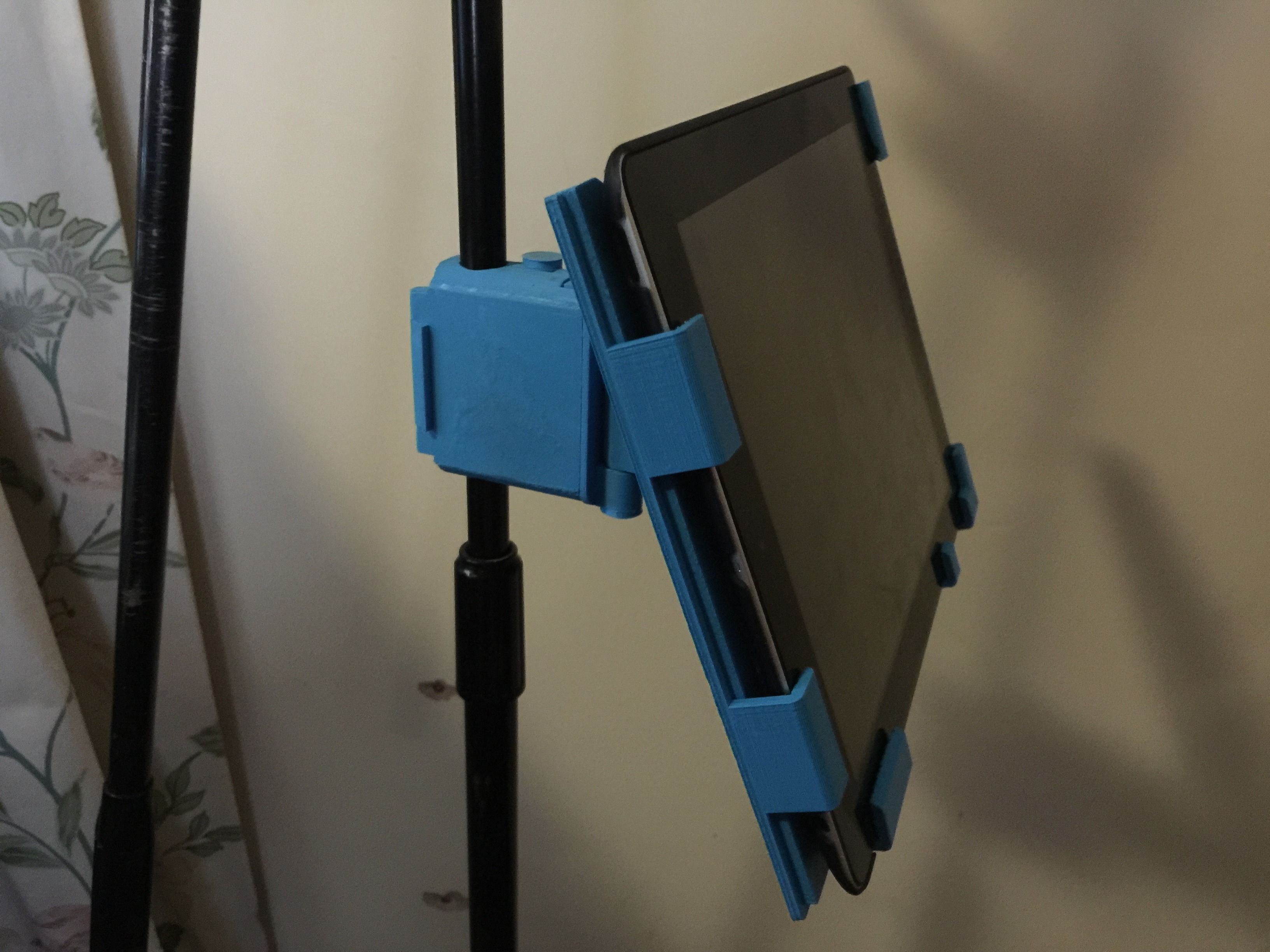 SnapClip Folding iPad Microphone Stand Mount 3D Model 3D printable STL