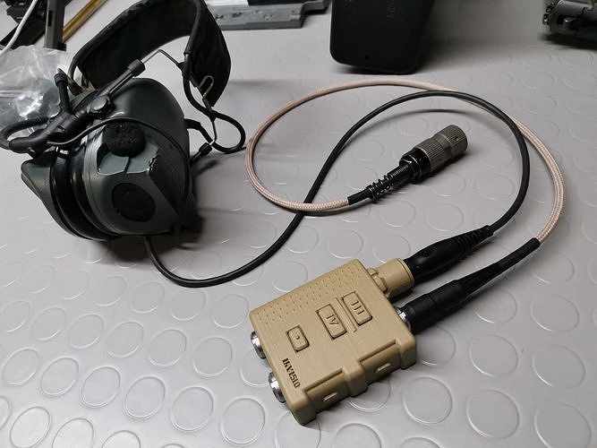 実物 INVISIO V60 PTT インビジオ