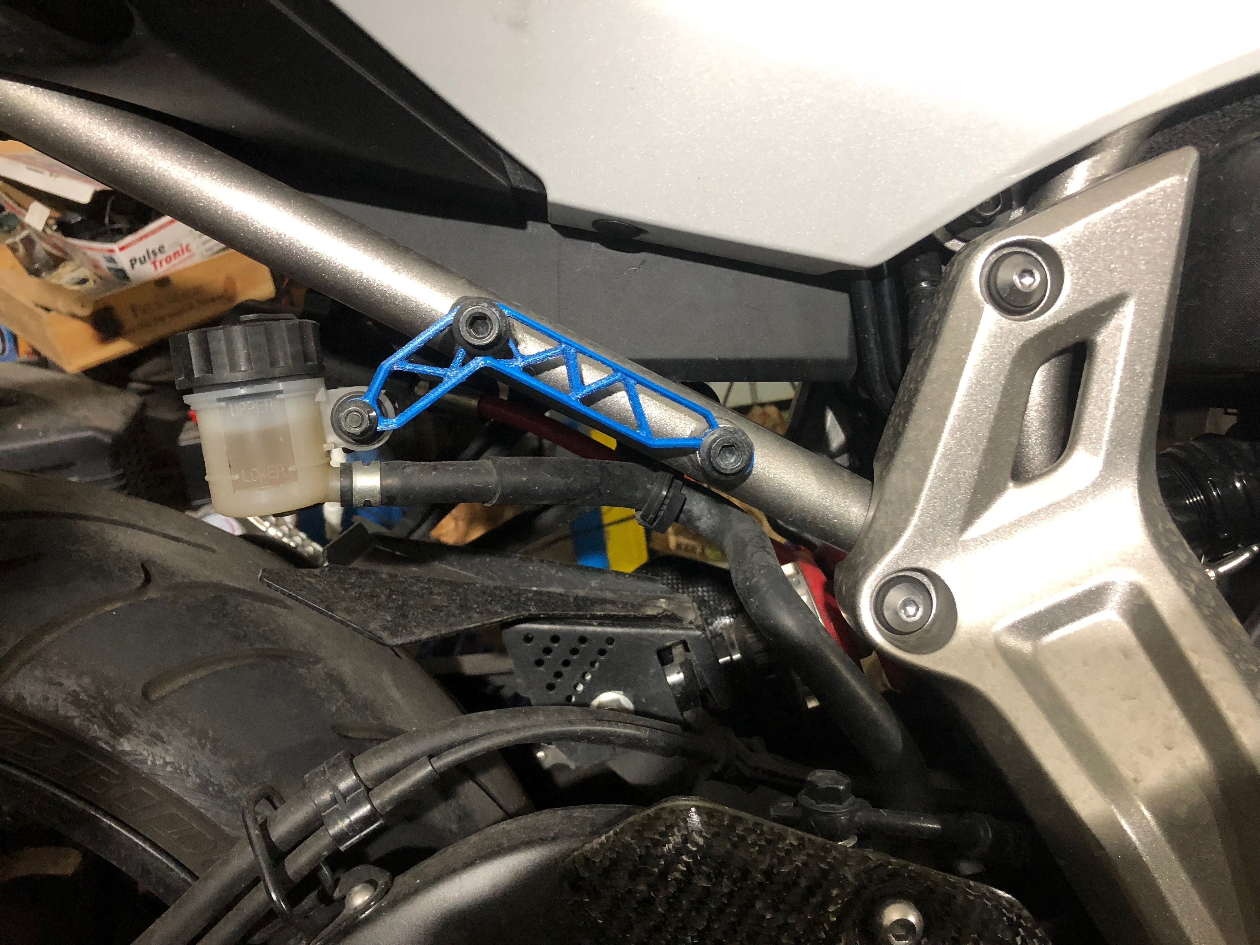 BRAKE OIL RESERVOIR BRACKET MT 07 FZ 07 YAMAHA 3d OPTIMIZED